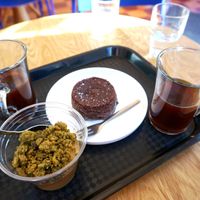 Crumble + Fondant au chocolat at SOA RESTAURANT BOULOGNE in Boulogne-billancourt