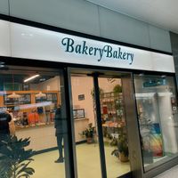 Next to the platform 31/Passage Gessnerallee Halle, Löwenstrasse in Zurich   at Bakery Bakery - HB in Zurich