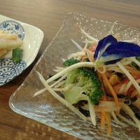 papaya salad  at Sustaina in Bangkok