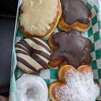  at Pacific Donuts in Forest Grove