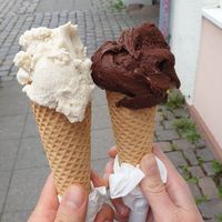 Vanilla and chocolate at Thildas Eis in Darmstadt
