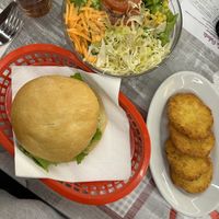 vegan burger, röstinchen, mixed saladd  at Da Michele Pozza in Pozza Di Fassa