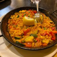 Paella di verduras 🥘 at La Sangria in Turin