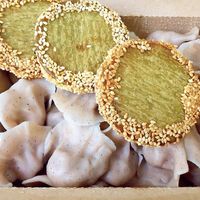 Dumplings and green tea taro-filled cakes  at Pleasant Life Healthy Vegetarian Restaurant 悦意生活素食餐厅 in Shenzhen