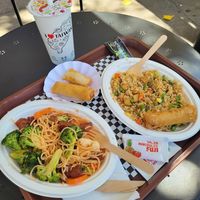 Arroz chaufa y fideos con chikin agridulce at OrientLife in Santiago