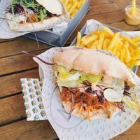 Planted & Jack Fruit Pita 🥙🍟🌱 at Veganitas in Zurich