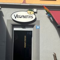 Cute little entry with great outdoor deating at Veganitas in Zurich