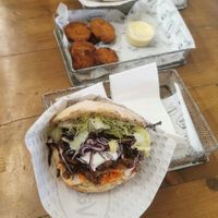 Planted.chicken und Jackfruit Nuggets at Veganitas in Zurich