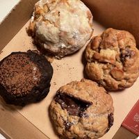 Box of four: 14 € (Mar 2022)  at Round & Edgy in Berlin