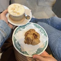 Macadamia cookie and pudding heaven ❤️❤️  at Round & Edgy in Berlin