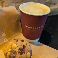 Chocolate Nut Cookie and Chai Latte at Round & Edgy in Berlin