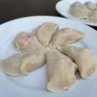 Piroggen mit Erdbeeren & im Hintergrund mit Blaubeeren  at Gitarą i Piórem in Jelenia Gora