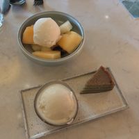 En vegan toetjes   at Rozey in Amersfoort