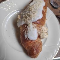 Lemon cheesecake filled croissant at Hempies - Händelstraße in Cologne