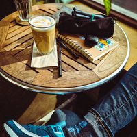 Lila Wolken (gr. Cappuccino mit Lavendelsirup) at Hempies - Händelstraße in Cologne