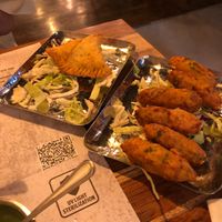 Samosas & bhajis at Guru in Warsaw