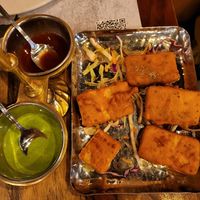 fried tofu with a mint sauce and sweet chilli sauce at Guru in Warsaw