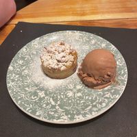 Vegan apple pie with vegan ferrerro rocher ice cream (€6,25)  at La Nou in Blanes