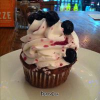 lemon blueberry gingerbread cupcake at Vegeria - Viva Book Complex in San Antonio