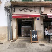 Store front (no indoor seating)  at El Hummus in Mallorca