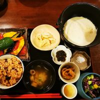 Vegetable lunch (you see the tofu on the right) at Nahana Hahana 菜はな in Otaru