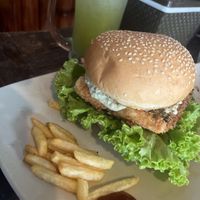Ginger mint soda and tofu burger   at Pait Tine Taung in Koh Phangan