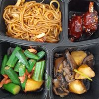 Noodles with vege and mock meat at Lian Xin - 莲芯膳坊 in Central Singapore