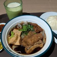 Kway Chap, fresh soy milk and Char Siew bao at Lian Xin - 莲芯膳坊 in Central Singapore