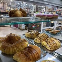 Tirei esta foto da página deles, também costumam ter bolos, tartes, semifrios, salgadinhos etc. at Vegan Details in Braga