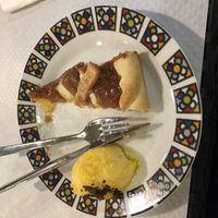Apple 🍎 pie with mango icecream   at Vegan Details in Braga