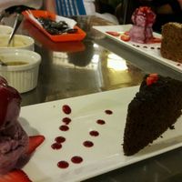 helado y torta veganos at VEGANO El Buen Alimento in Cali