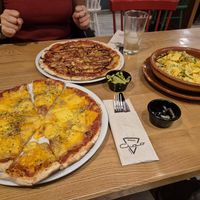 4 quesos, barbacoa y nachos at Ciao in Dos Hermanas