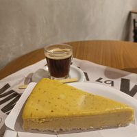 Torta de laranja (chocolate branco, laranja e castanha do Pará) at Viva la Vegan in Curitiba