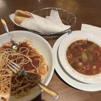 Spaghetti w/marinara/minestrone soup and breadsticks   at Olive Garden in Grandville