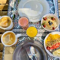 1st course: Overnight oats or Yoghurt????   at Tabuas in Sintra