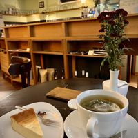Schmuddelwettertee and Cheese Cake  at Klara Grün - Café in Erfurt