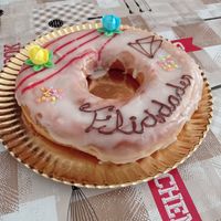 Donut vegano gigante at La Guafle in Elche
