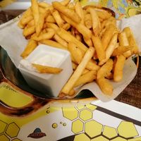 Patatine con curry e Mayo di barbatietola at Uva e Menta - Maybe closed in Trento