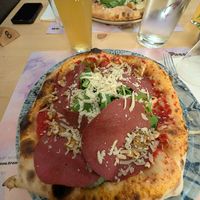 Pizza con formaggio e affettato vegani at Uva e Menta - Maybe closed in Trento