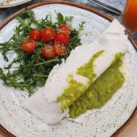 Tapioca con guacamole y ensalada at Amélia Lisboa in Lisbon