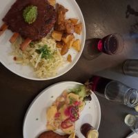 Spareribs & Schnitzel at Tisch in Vienna