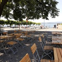 Outdoor seating with view at Gotthärdli am See in Zug