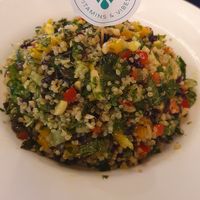 Tabule de quinoa con arándanos #Veganuary at Vibar in Madrid