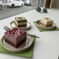 Raspberry Choc, Matcha, Lemon Cheeseecake  at joolina cakery  in Frankfurt