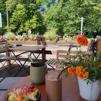 Outdoor space at Värav Coffee and Toast in Tallinn