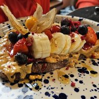 'Peanut Butter' with banana & berries (9€) at Värav Coffee and Toast in Tallinn