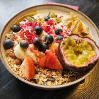 'Breakfast Bowl': yoghurt, granola & fruits (6.9€) at Värav Coffee and Toast in Tallinn