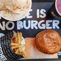 Almoço de hoje. at Mother Burger - Colombo in Lisbon