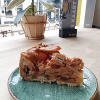 Vegan Apple Pie at the higher window seated area at Spaak in Groningen