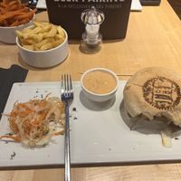 Vegan burger and fries  at The Huggy's Bar - Nandrin in Nandrin